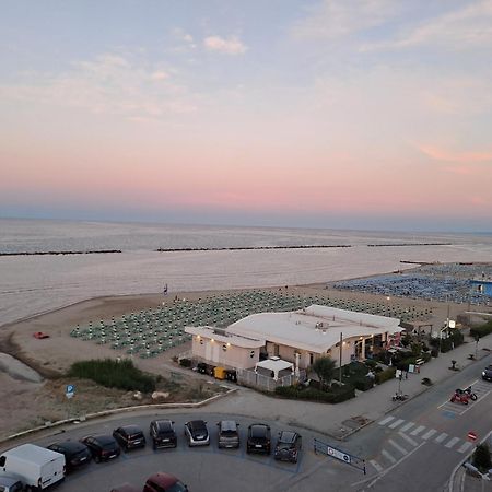 Attico Fronte Mare Apartment Martinsicuro Exterior photo