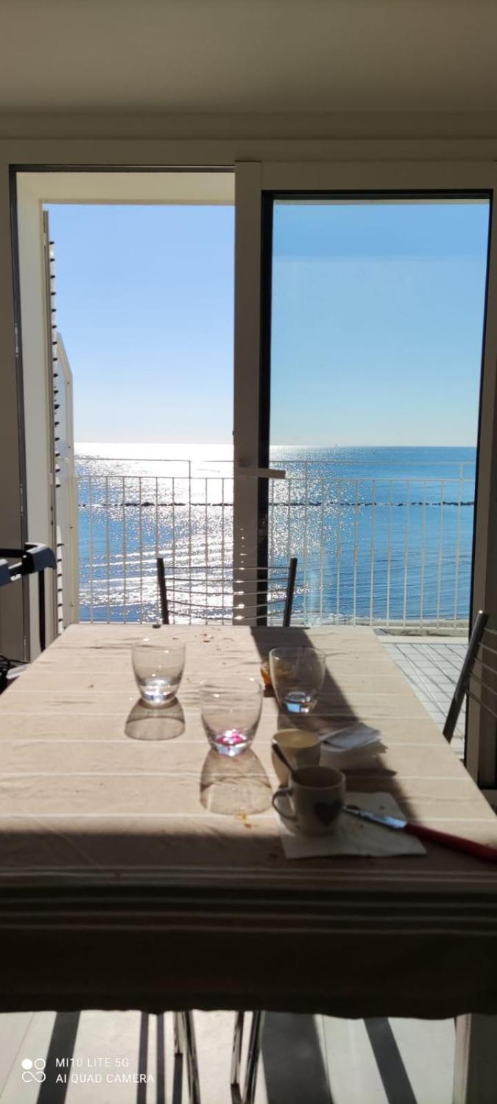 Attico Fronte Mare Apartment Martinsicuro Exterior photo