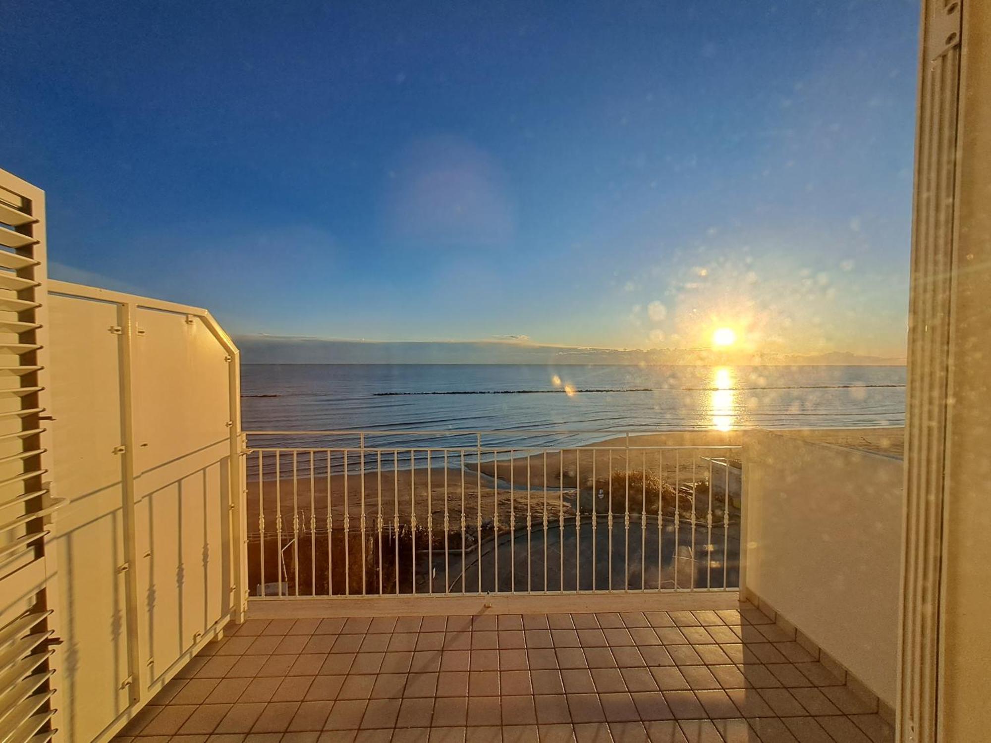 Attico Fronte Mare Apartment Martinsicuro Exterior photo